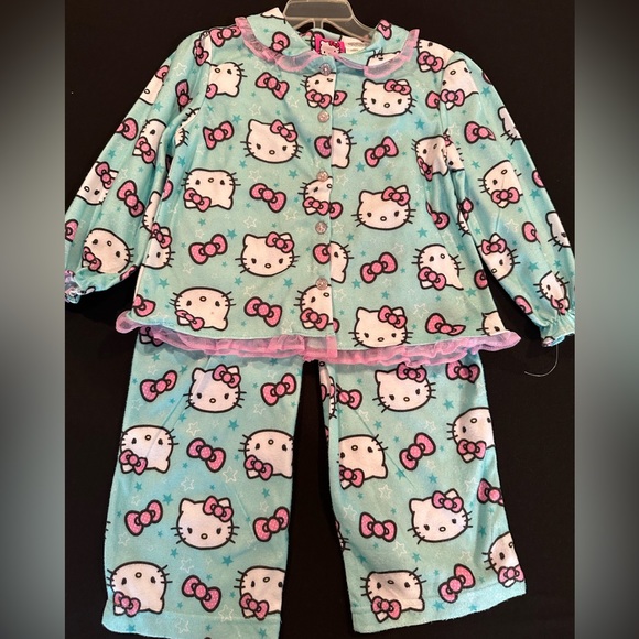 Hello Kitty 2pc PJ set - size 3T - Brand New Never worn - Picture 1 of 4